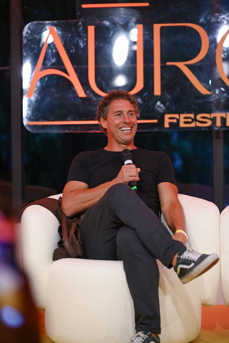 Flavio Canto em conversa no palco